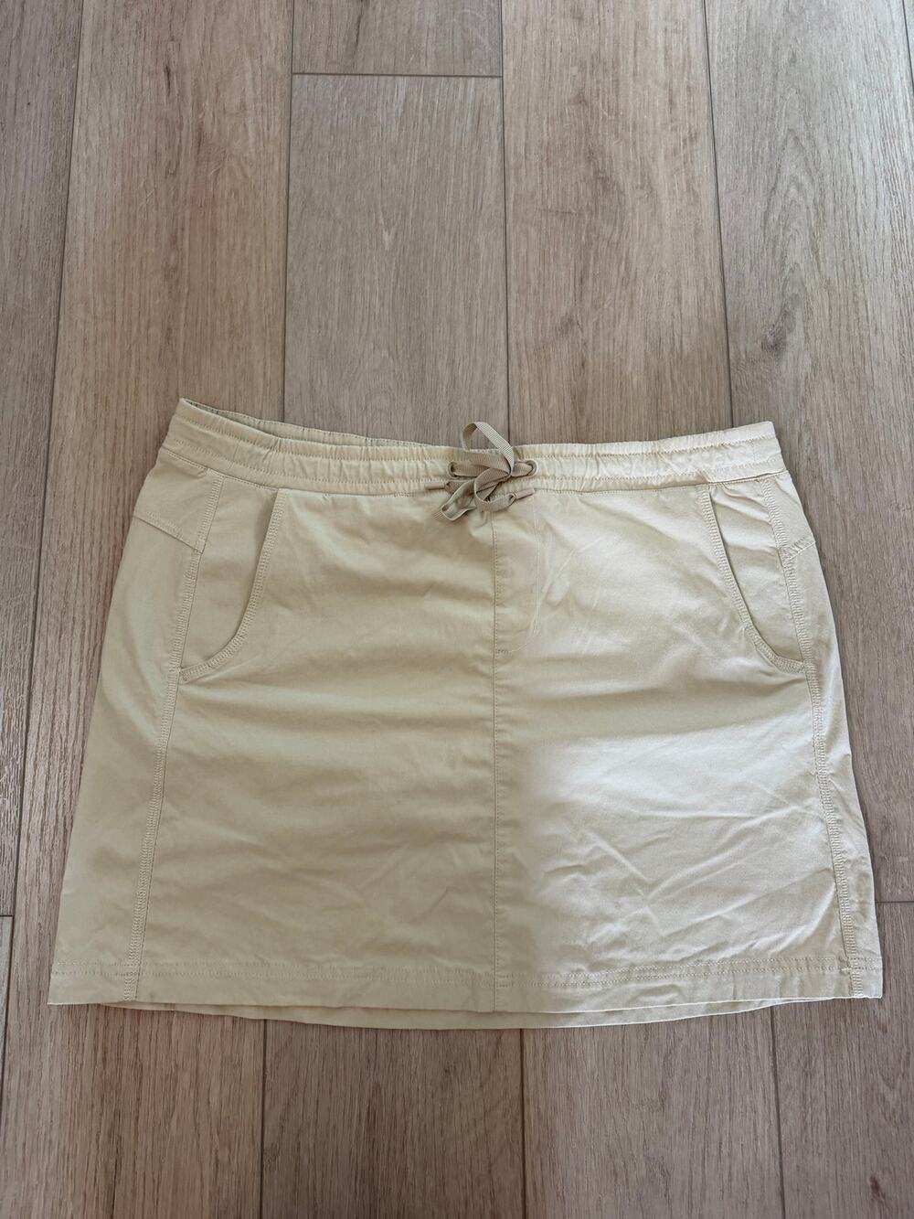 Eddie Bauer Women's Khaki athletic Skort Sz 16